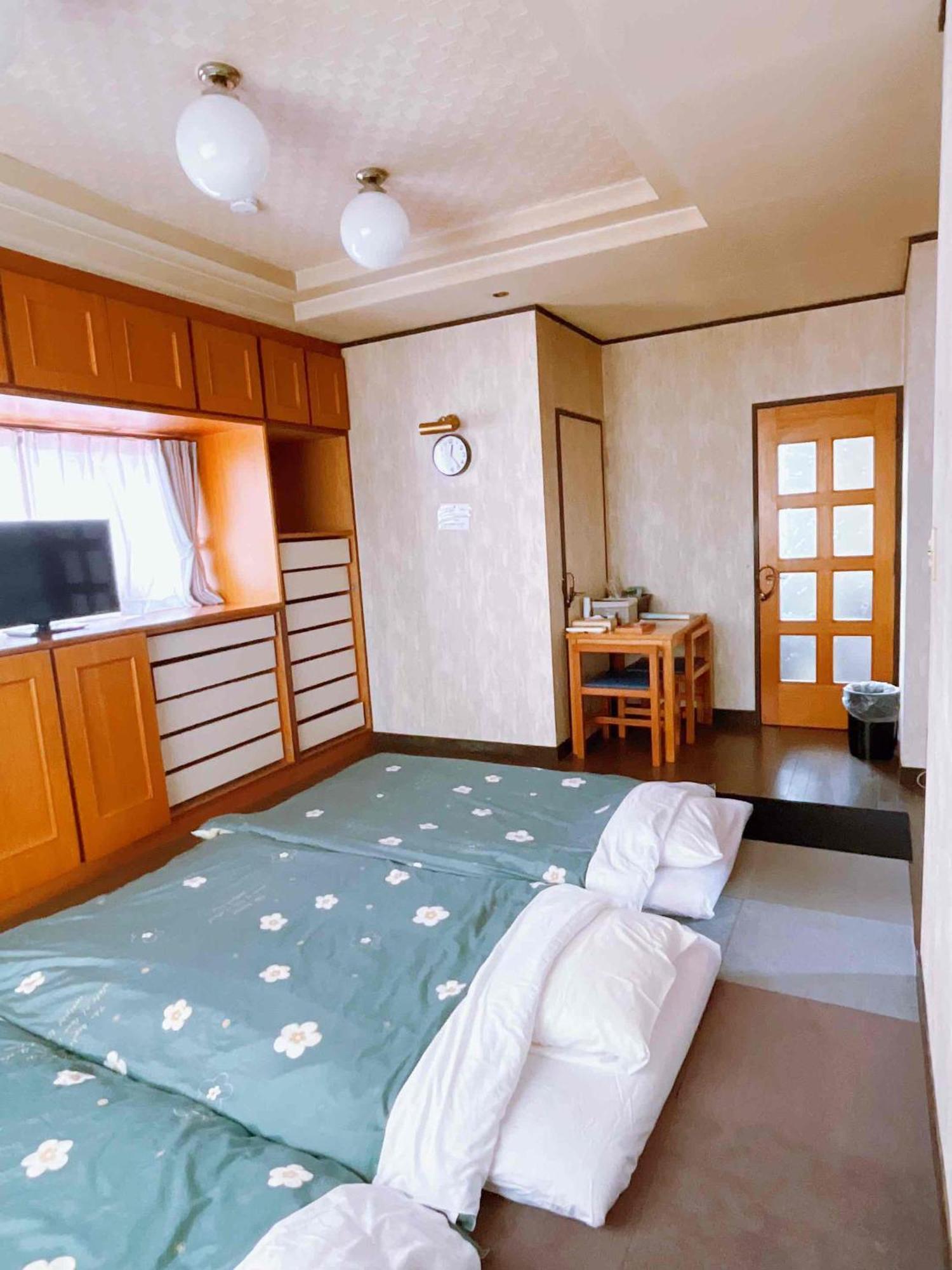 T&T Fujiyama Guest House Fujiyoshida Exterior foto